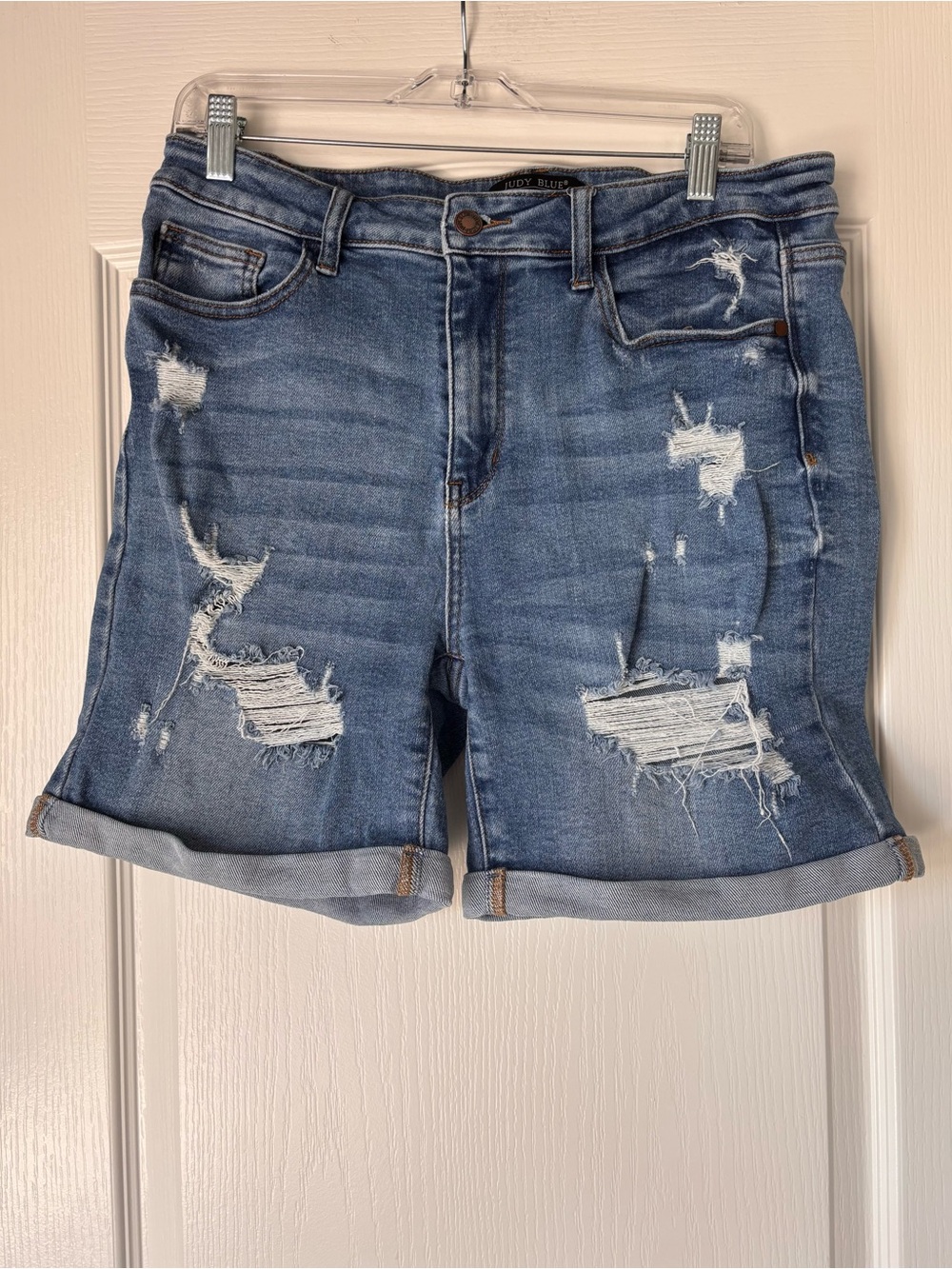 Judy blue distressed Bermuda shorts size XL